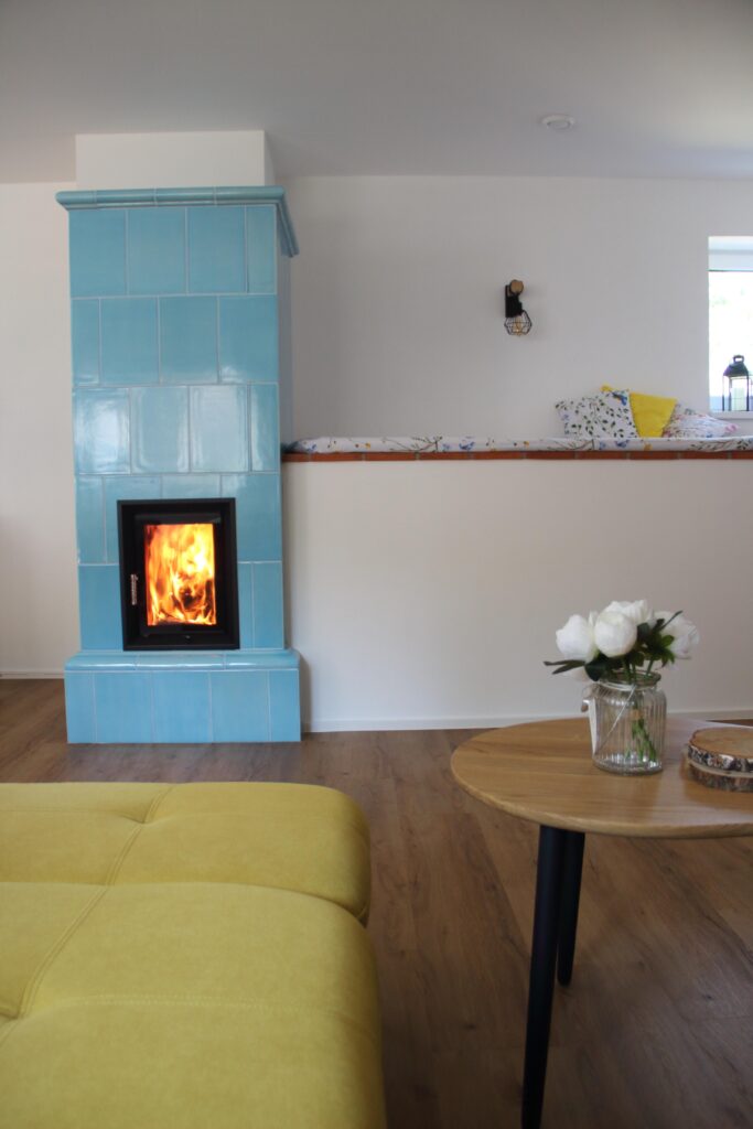 7 Kachlova kamna s lezenim Jihoceske kamnarstvi IMG 8529