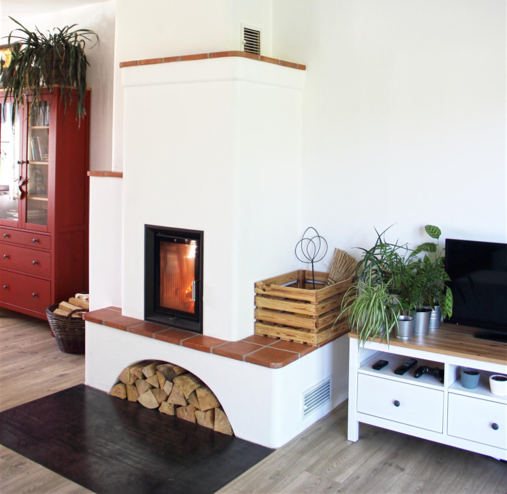 Krb bez kachlů, ale i tak s mnohahodinovou akumulací 13 3 Akumulacni krb ve stuku Jihoceske kamnrastvi IMG 9677 scaled e1757246367166