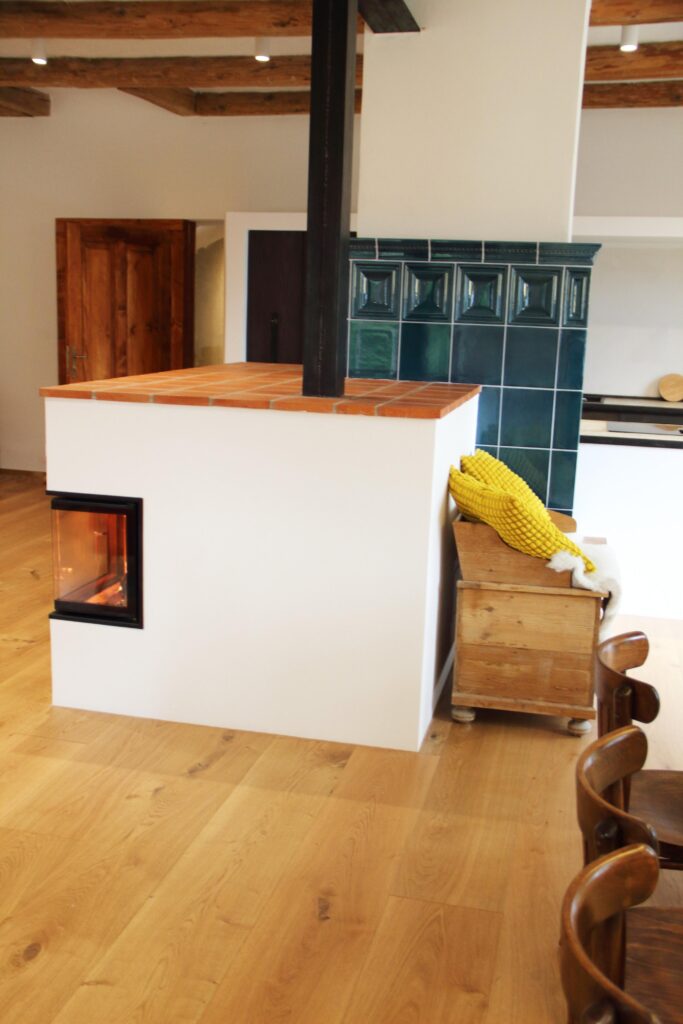 13 Akumulacni kamna s vyhrivanym lezenim a topenistem Hoxter Jihoceske kamnarstvi IMG 9925