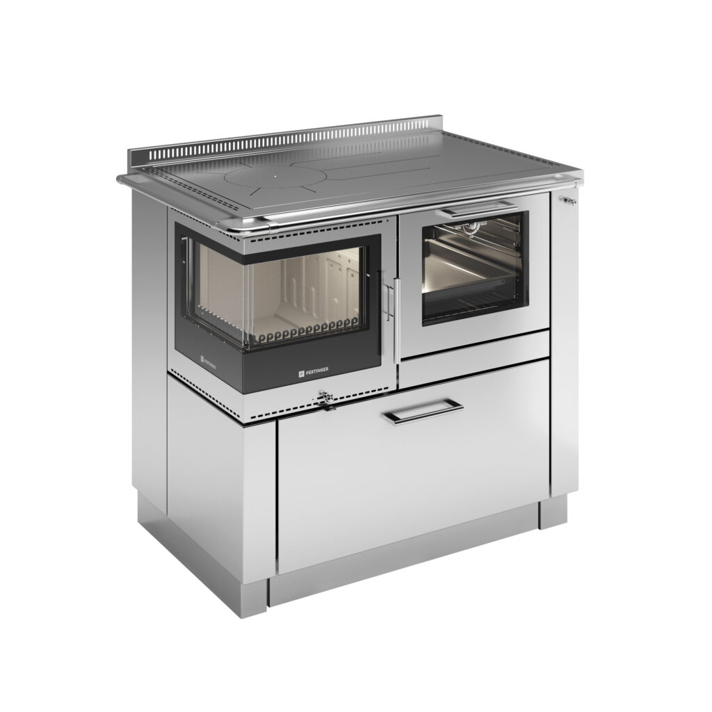 Novinka roku 2025: Kuchyňský sporák na dřevo Ökoalpin Living 14 Kuchynsky sporak na drevo s rohovym prosklenim Okoalpin Living 90 35 02 www.kamna pertinger.cz 1