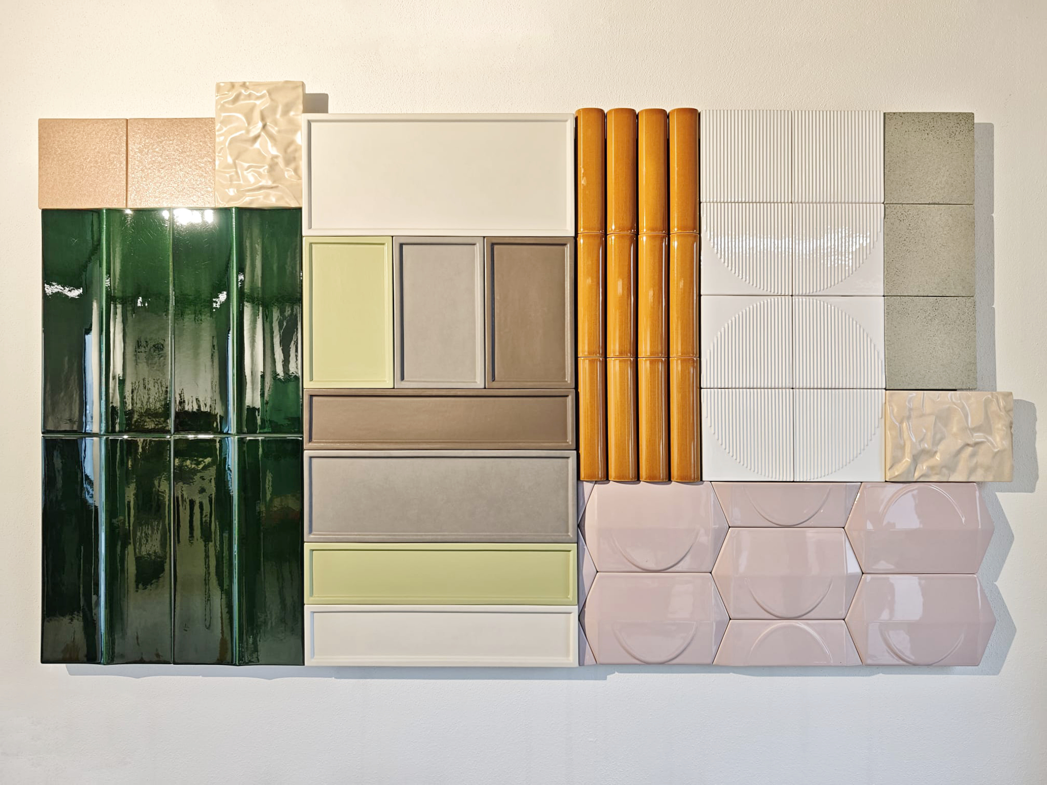 Partneři Kaufmann Keramik vám na svých vzorkovnách odprezentují obklady i glazury firmy Kaufmann.